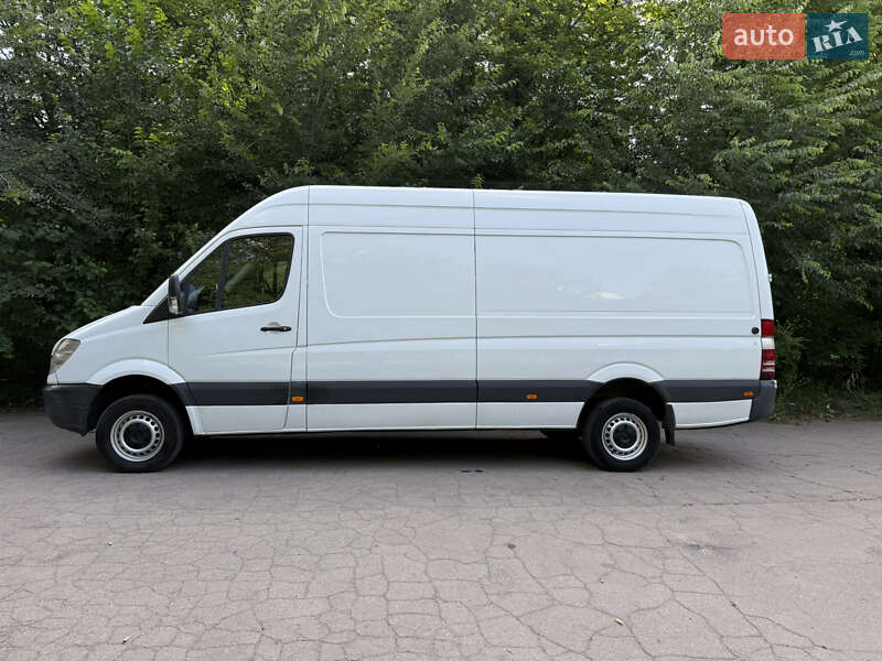 Грузовой фургон Mercedes-Benz Sprinter 2007 в 