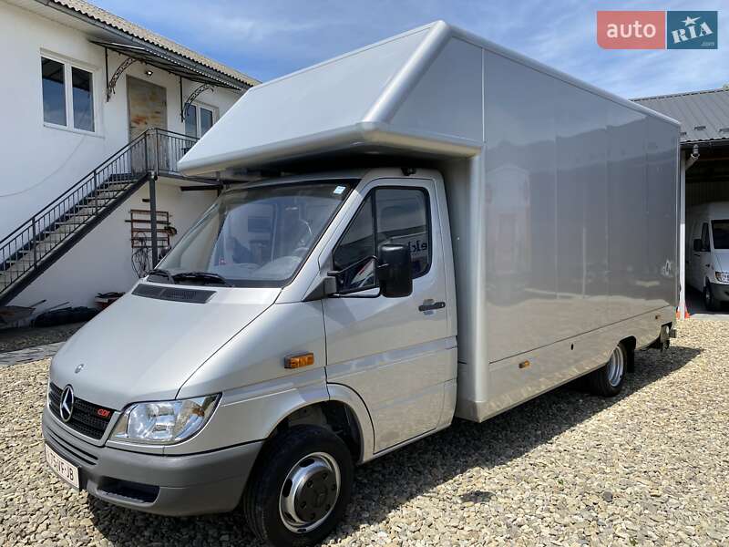Грузовой фургон Mercedes-Benz Sprinter 2005 в 