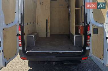 Грузовой фургон Mercedes-Benz Sprinter 2016 в 