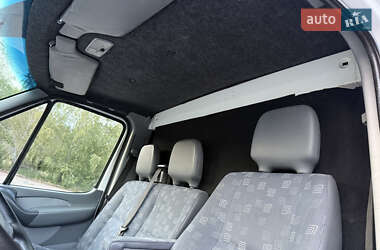 Грузовой фургон Mercedes-Benz Sprinter 2005 в 