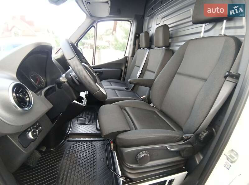 Вантажопасажирський фургон Mercedes-Benz Sprinter 2020 в Коломиї