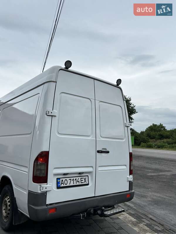 Вантажний фургон Mercedes-Benz Sprinter 2003 в Тячеві