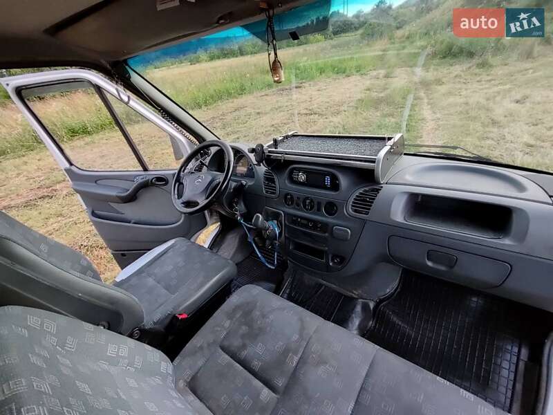 Грузовой фургон Mercedes-Benz Sprinter 2005 в Стрые