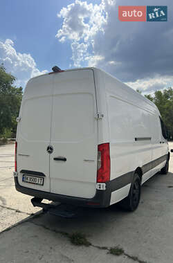 Грузовой фургон Mercedes-Benz Sprinter 2020 в 