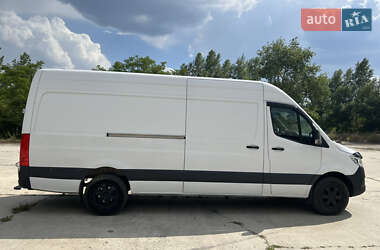Грузовой фургон Mercedes-Benz Sprinter 2020 в 