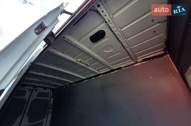 Грузовой фургон Mercedes-Benz Sprinter 2015 в 