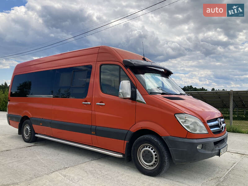 Грузопассажирский фургон Mercedes-Benz Sprinter 2010 в 