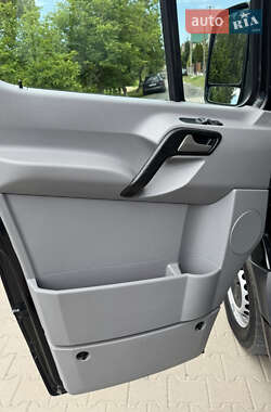 Грузовой фургон Mercedes-Benz Sprinter 2017 в 