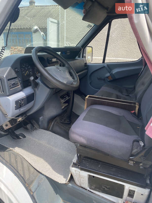 Грузовой фургон Mercedes-Benz Sprinter 1999 в Добровеличковке