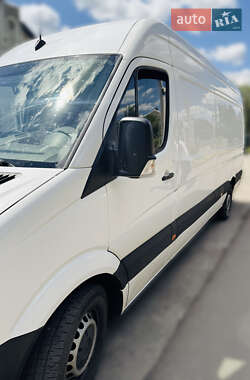 Грузовой фургон Mercedes-Benz Sprinter 2015 в 