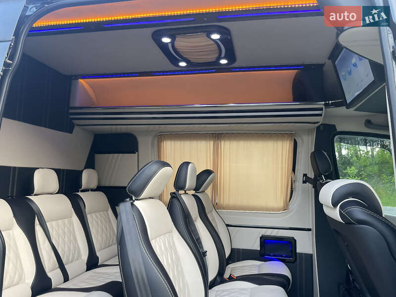 Вантажопасажирський фургон Mercedes-Benz Sprinter 2017 в Коломиї