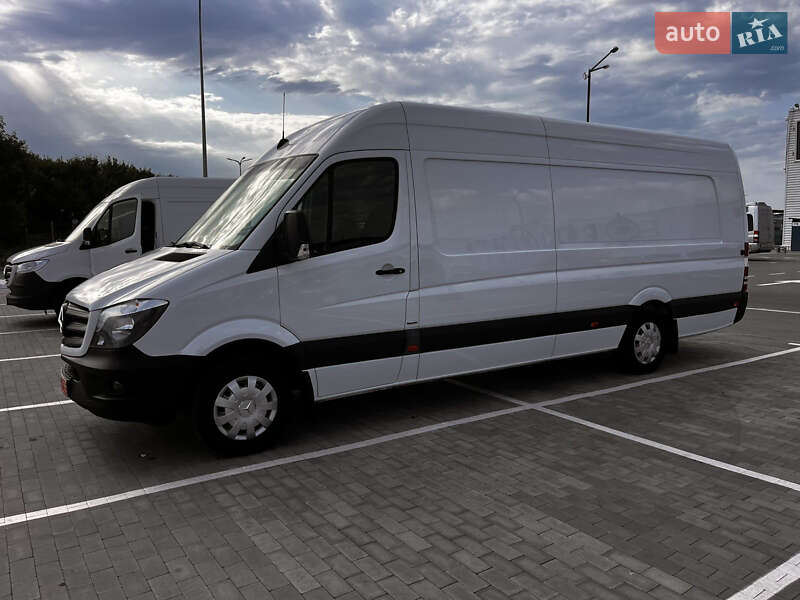 Грузовой фургон Mercedes-Benz Sprinter 2016 в 