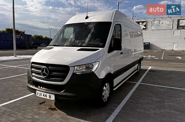 Грузовой фургон Mercedes-Benz Sprinter 2021 в 