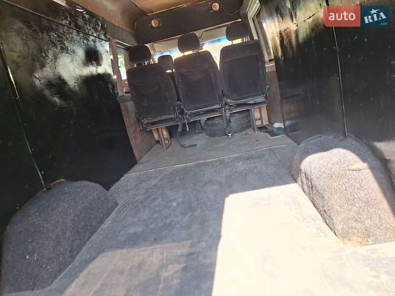 Мікроавтобус Mercedes-Benz Sprinter 2000 в Чернівцях