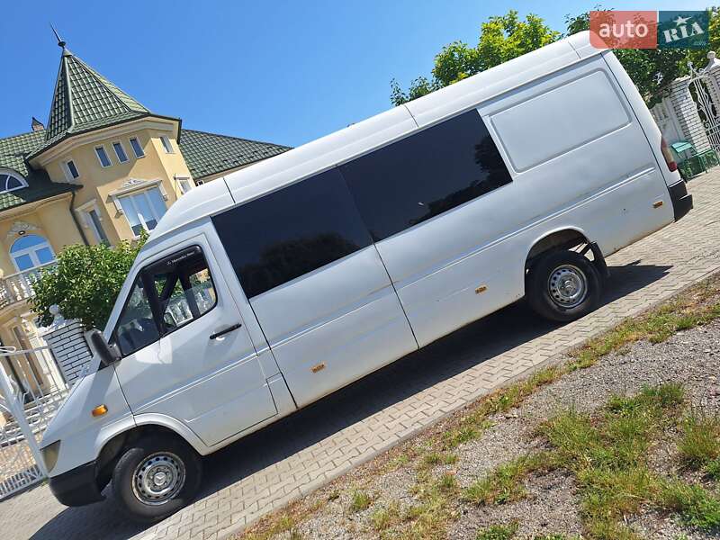 Мікроавтобус Mercedes-Benz Sprinter 2000 в Чернівцях