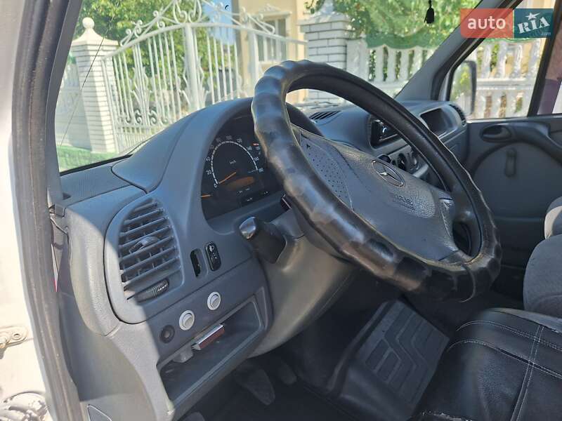 Мікроавтобус Mercedes-Benz Sprinter 2000 в Чернівцях