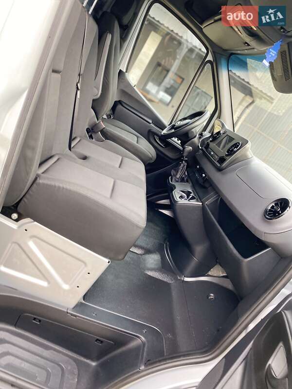Грузовой фургон Mercedes-Benz Sprinter 2023 в Хусте
