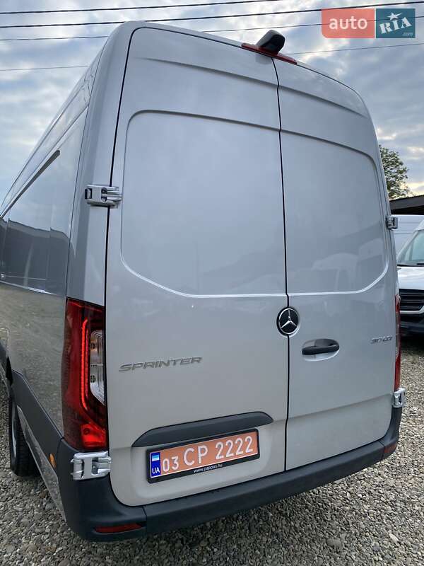 Грузовой фургон Mercedes-Benz Sprinter 2023 в Хусте