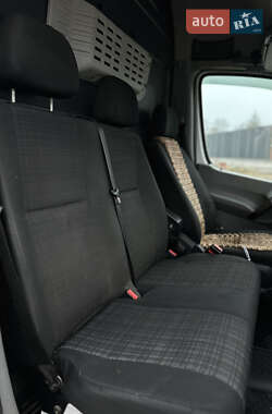 Грузовой фургон Mercedes-Benz Sprinter 2017 в 