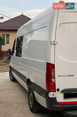 Грузопассажирский фургон Mercedes-Benz Sprinter 2018 в 