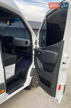 Грузопассажирский фургон Mercedes-Benz Sprinter 2018 в 