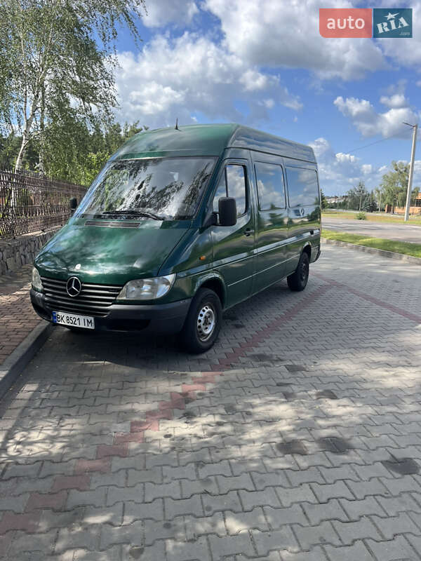 Грузовой фургон Mercedes-Benz Sprinter 2002 в Маневичах
