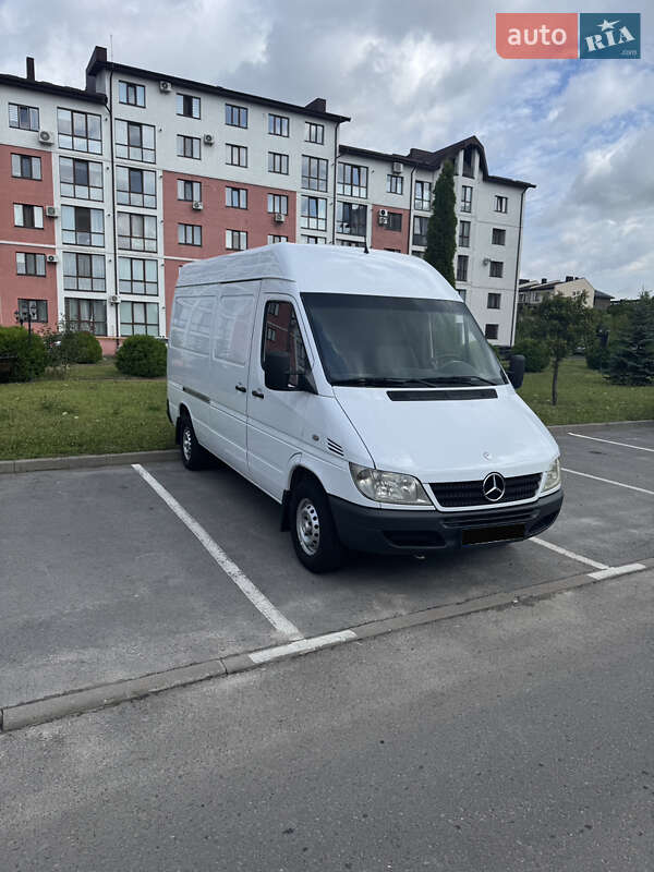 Вантажний фургон Mercedes-Benz Sprinter 2005 в Рівному