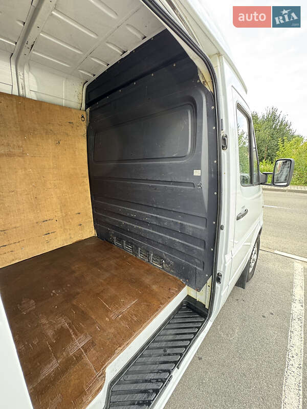 Вантажний фургон Mercedes-Benz Sprinter 2005 в Рівному