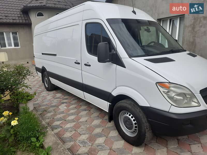 Mercedes-Benz Sprinter 2012