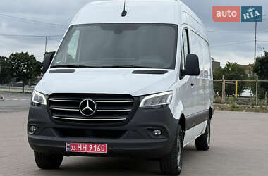 Грузовой фургон Mercedes-Benz Sprinter 2021 в 