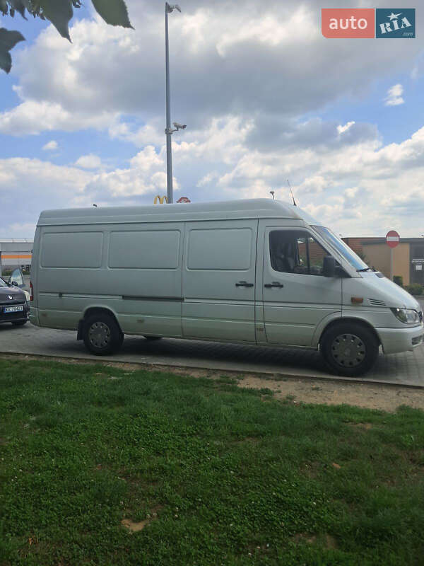 Грузовой фургон Mercedes-Benz Sprinter 2004 в Вознесенске