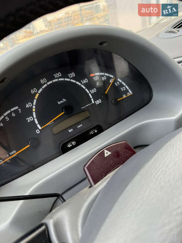 Микроавтобус Mercedes-Benz Sprinter 2005 в Хотине
