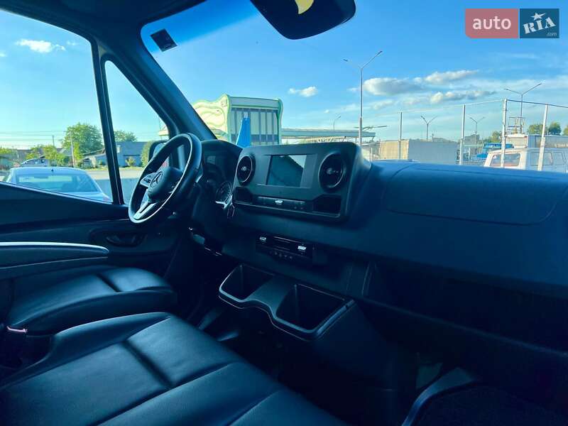Грузовой фургон Mercedes-Benz Sprinter 2021 в Нововолынске