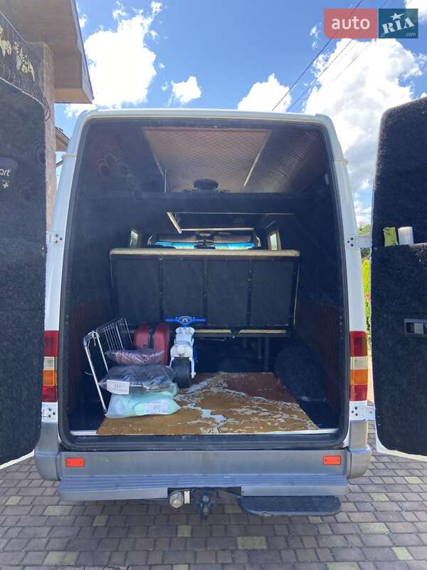 Микроавтобус Mercedes-Benz Sprinter 2005 в Калуше