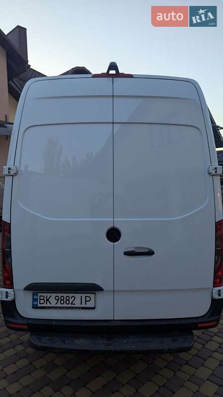Вантажний фургон Mercedes-Benz Sprinter 2021 в Рівному