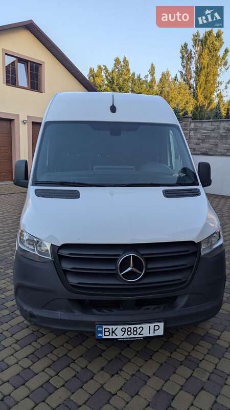 Вантажний фургон Mercedes-Benz Sprinter 2021 в Рівному