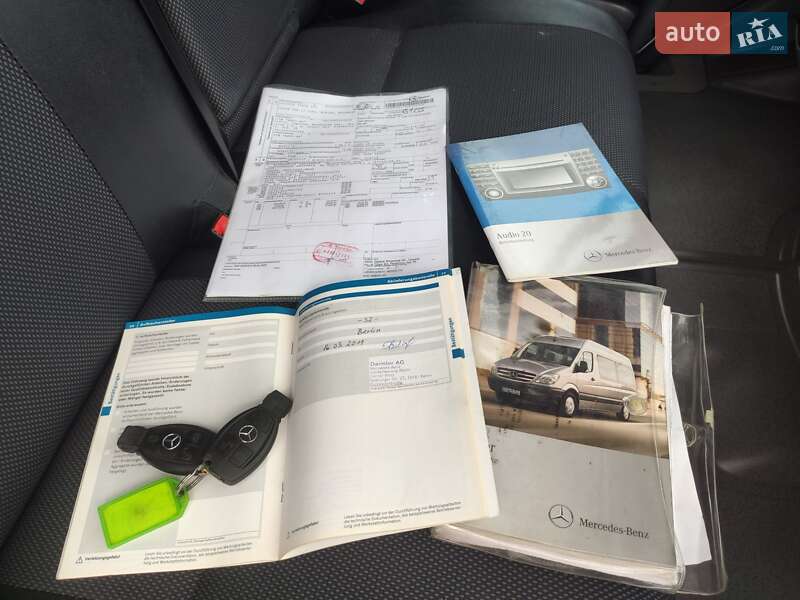 Грузовой фургон Mercedes-Benz Sprinter 2011 в Ровно