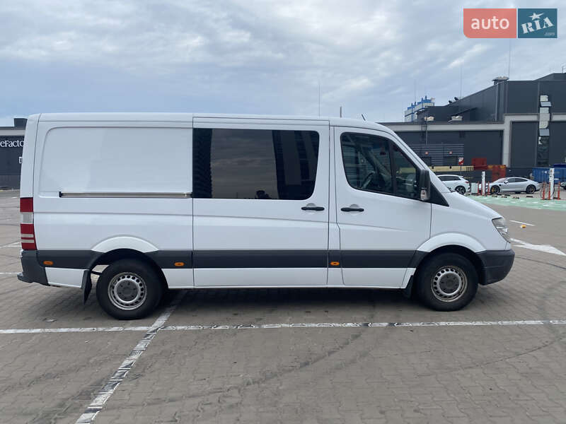 Вантажний фургон Mercedes-Benz Sprinter 2011 в Києві