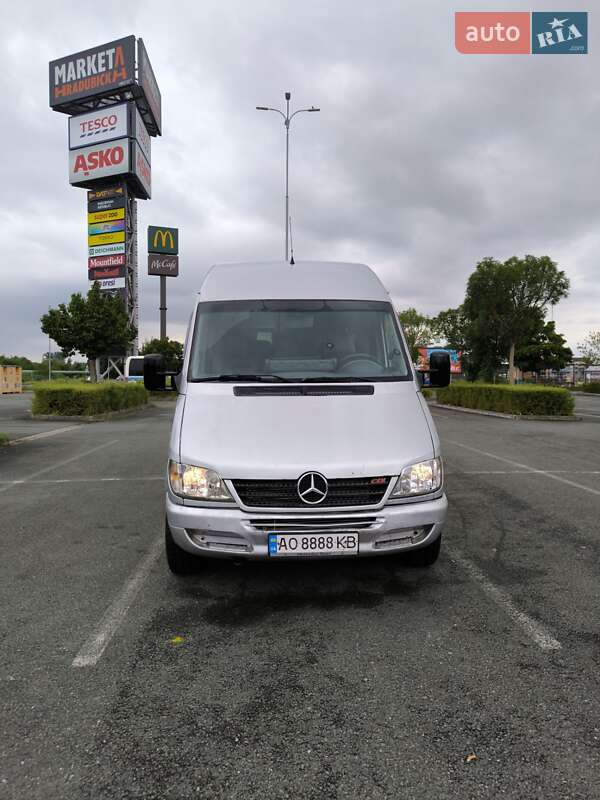 Mercedes-Benz Sprinter 2005