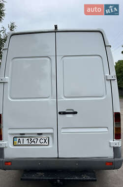 Грузовой фургон Mercedes-Benz Sprinter 2000 в 