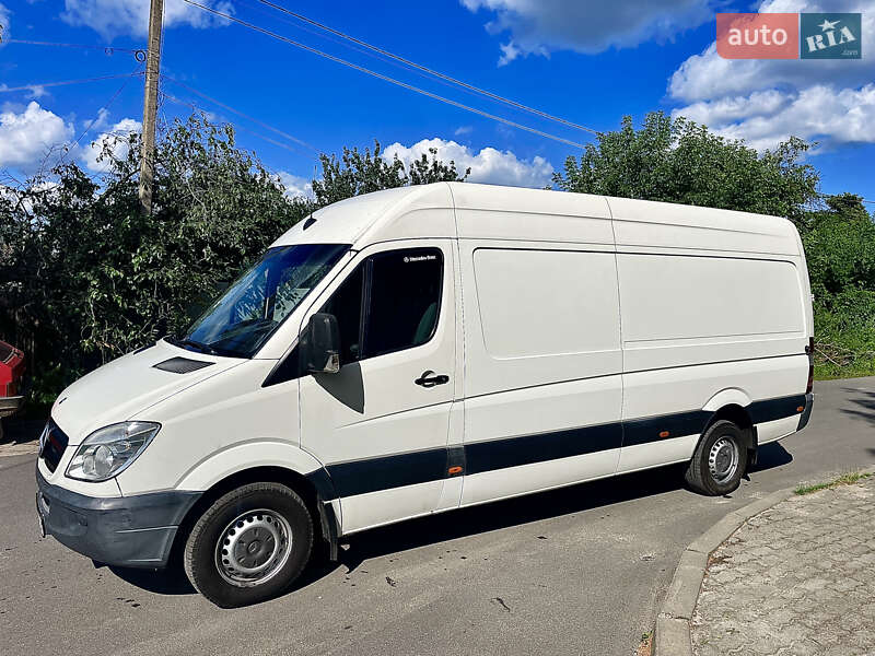 Грузовой фургон Mercedes-Benz Sprinter 2010 в 