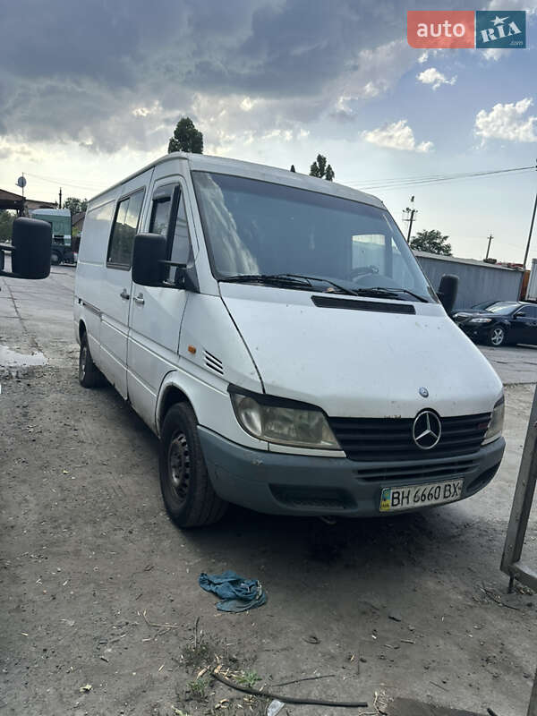 Mercedes-Benz Sprinter 2000
