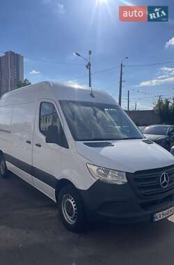Грузовой фургон Mercedes-Benz Sprinter 2022 в 