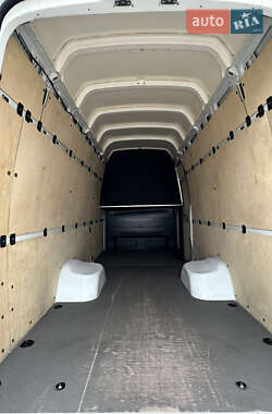 Грузовой фургон Mercedes-Benz Sprinter 2020 в 