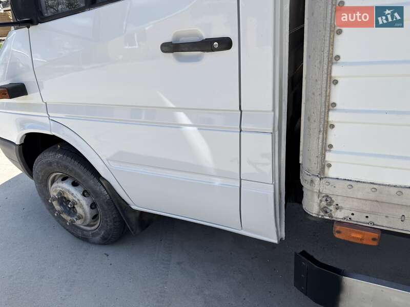 Грузовой фургон Mercedes-Benz Sprinter 2003 в Довбыше