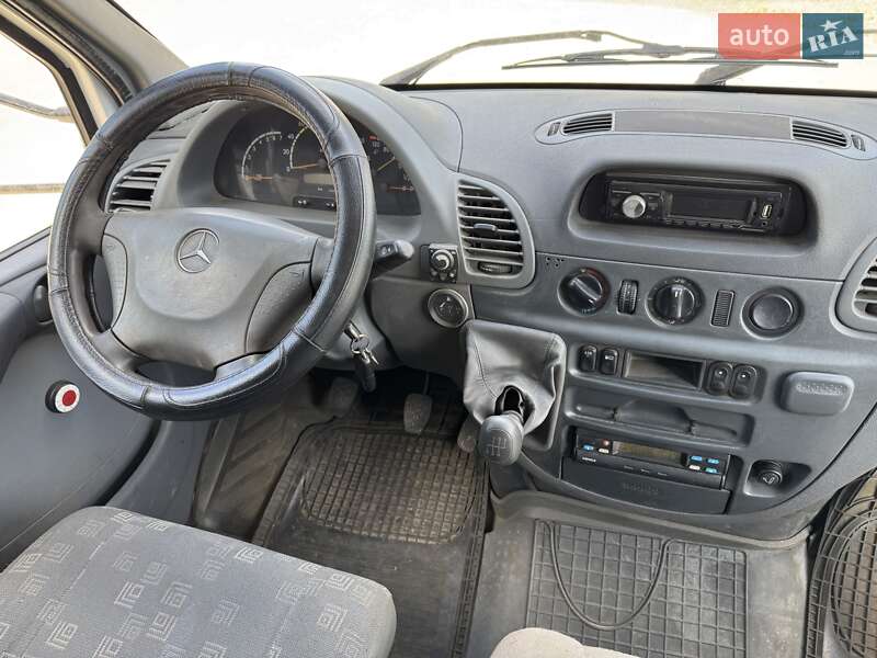 Грузовой фургон Mercedes-Benz Sprinter 2003 в Довбыше