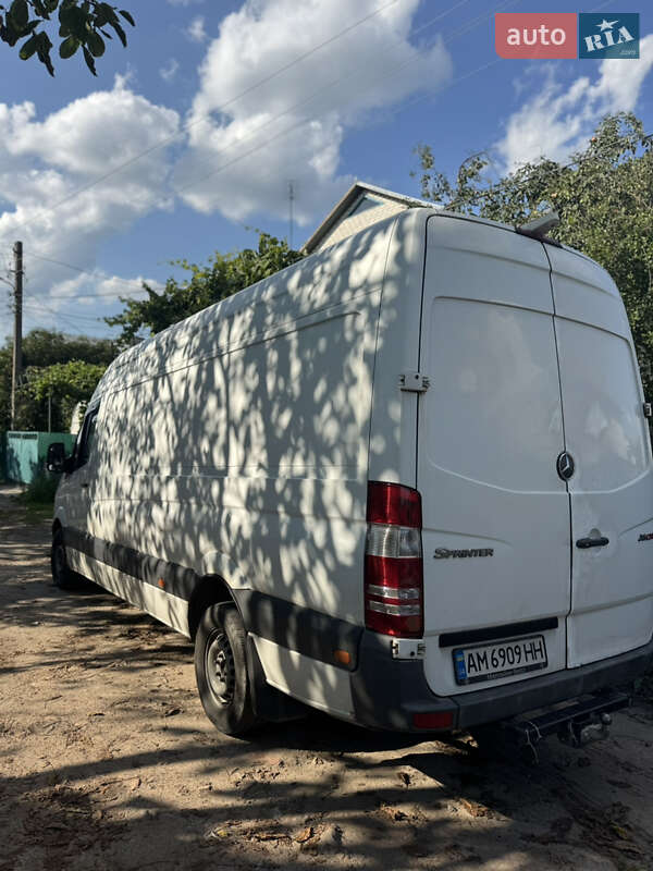 Грузовой фургон Mercedes-Benz Sprinter 2010 в Житомире