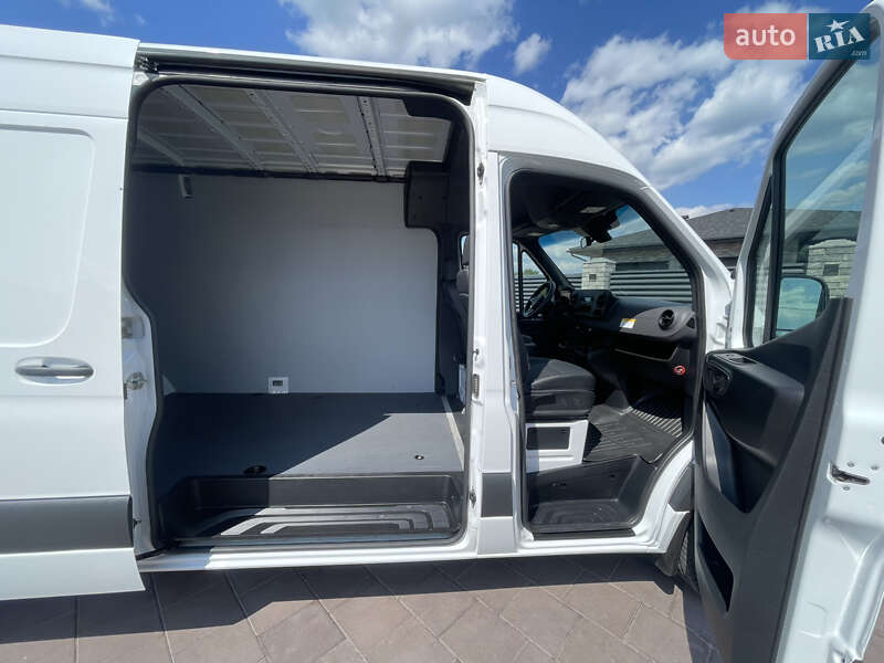 Грузовой фургон Mercedes-Benz Sprinter 2023 в Киеве