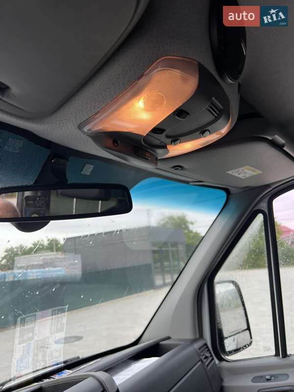 Микроавтобус Mercedes-Benz Sprinter 2016 в Косове