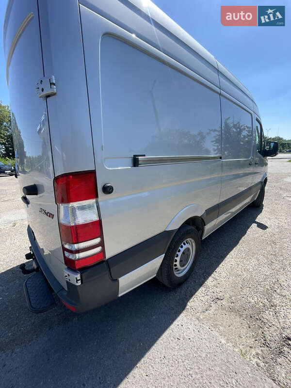 Грузовой фургон Mercedes-Benz Sprinter 2012 в Черновцах